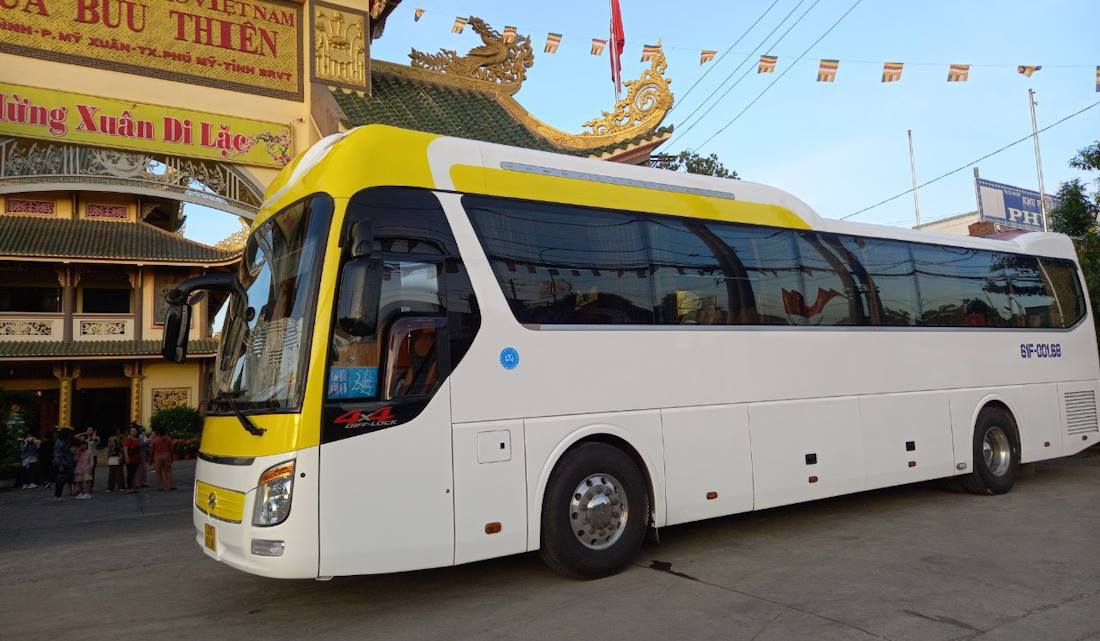 Limousine 28 Seats Rental In Vietnam – My Tam Travel