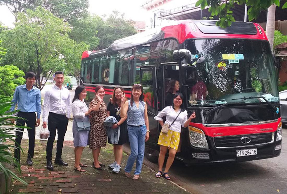 Car Rental With Tours I Premium 4-16 Seat Vehicles & Luxury Limousines