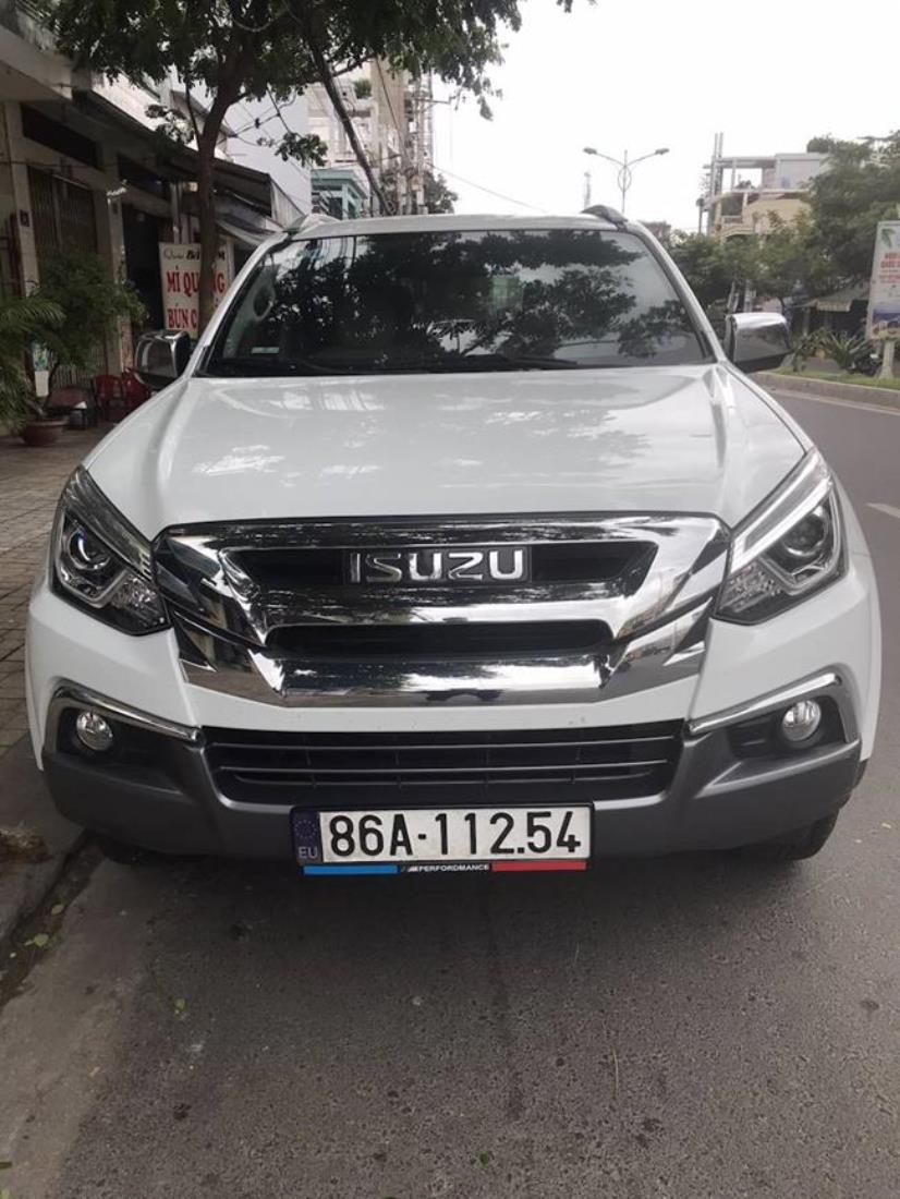 Thuê Xe 4 Chỗ | Bảng Giá Cập Nhật 2025 & Kinh Nghiệm Thuê Xe Uy Tín