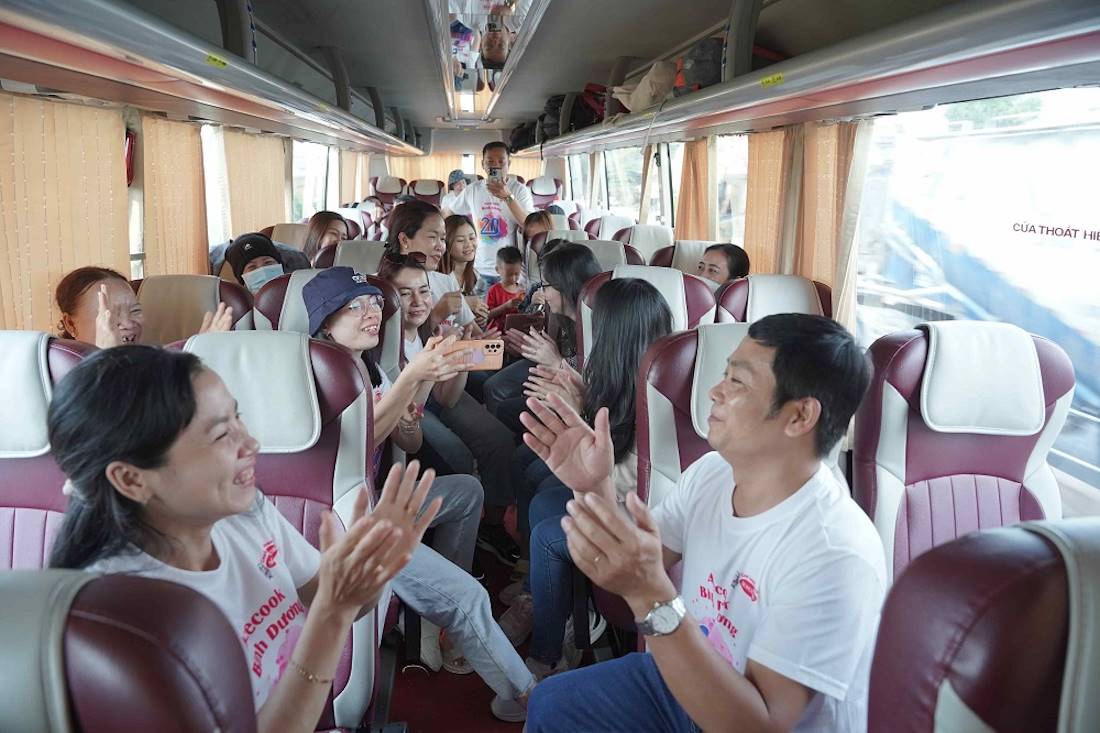 Thuê Xe 29 Chỗ Từ A-Z | Kinh Nghiệm, Bảng Giá & Mẹo Tiết Kiệm