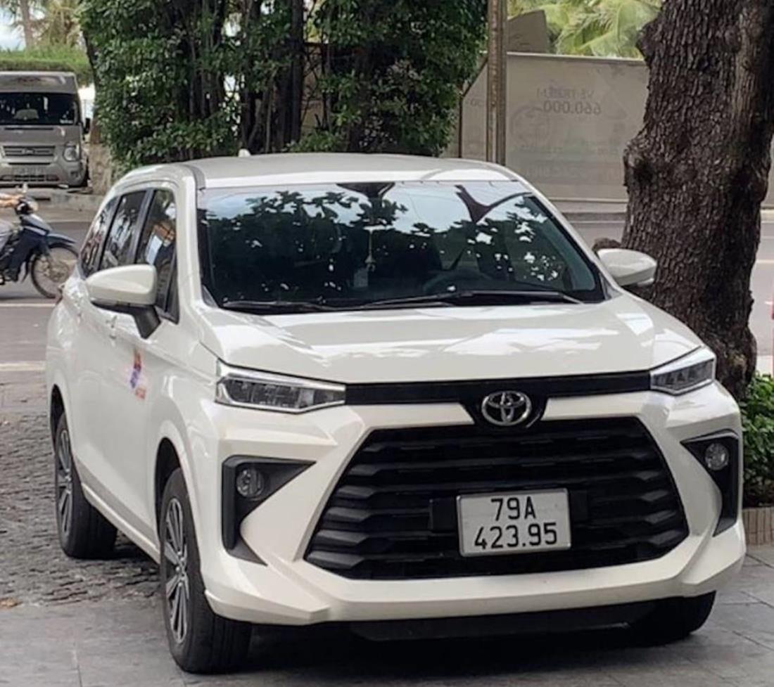 Thuê Xe 4 Chỗ | Bảng Giá Cập Nhật 2025 & Kinh Nghiệm Thuê Xe Uy Tín