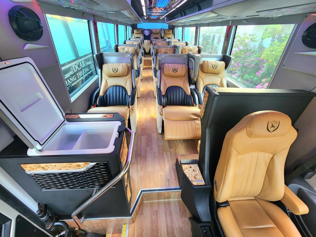 Thuê Xe Limousine 28 Chỗ Giá Rẻ | Dịch Vụ Cao Cấp Tại Việt Nam