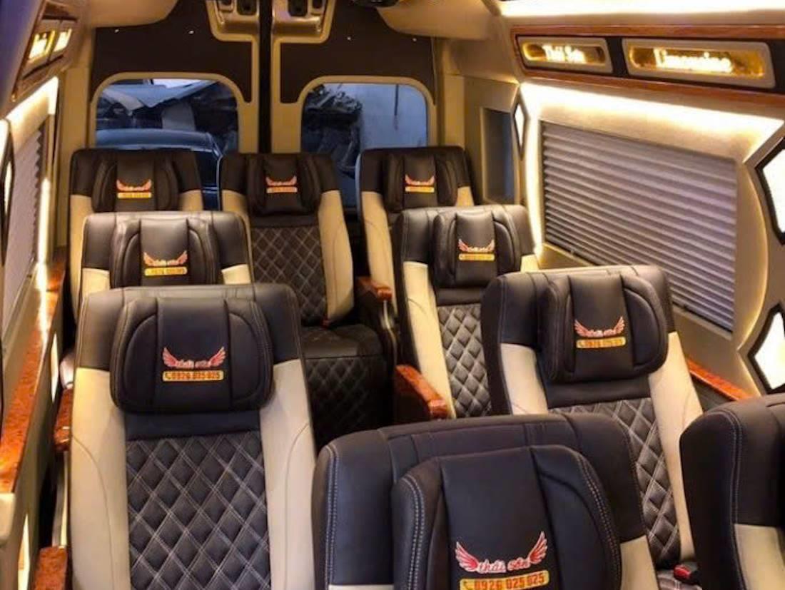 Thuê Xe Limousine 11 Chỗ | Đẳng Cấp & Tiện Nghi Cho Mọi Hành Trình