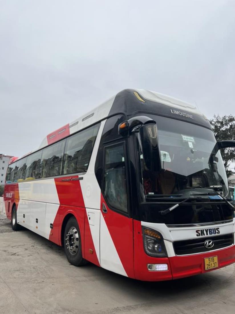 Rental 35 Seats Bus In Vietnam I Your Ultimate Guide For Group Travel