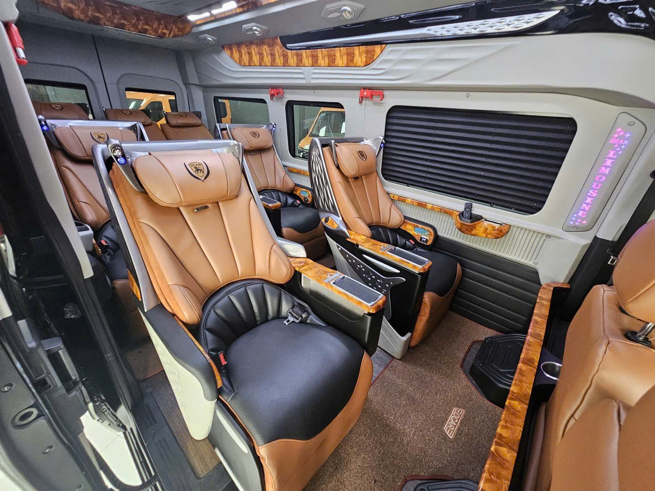 Thuê xe đi Đà Lạt giá rẻ – Xe Limousine 9 chỗ